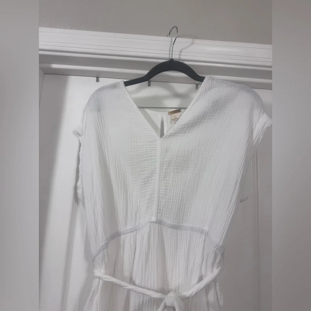 Magaschoni White V-Neck Dress - Picture 5 of 10